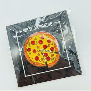NWT Loot Gaming Pepperoni & Mushrooms Whole Pizza Pin “What’s Cooking”